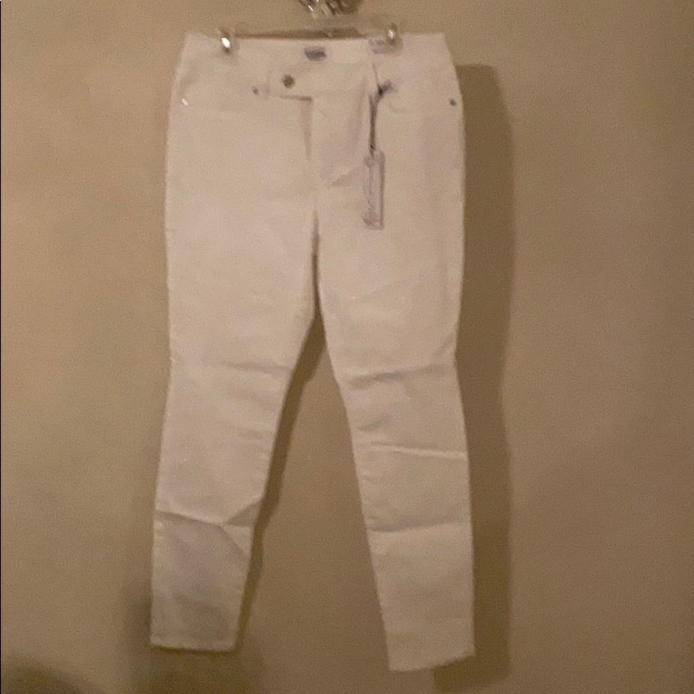 White jeans, stretch